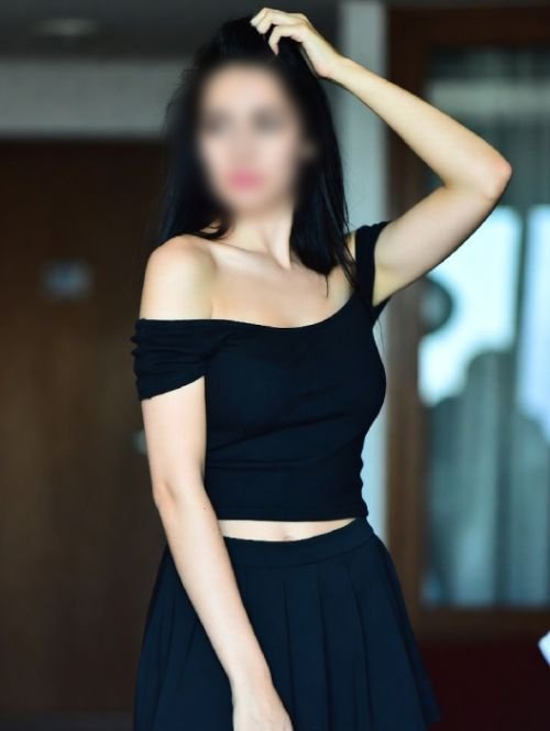 Kiara Sharma - Companion in Rishikesh